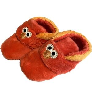 Ugg Baby Slippers size 4/5 Elmo Limited Edition Sesame Street